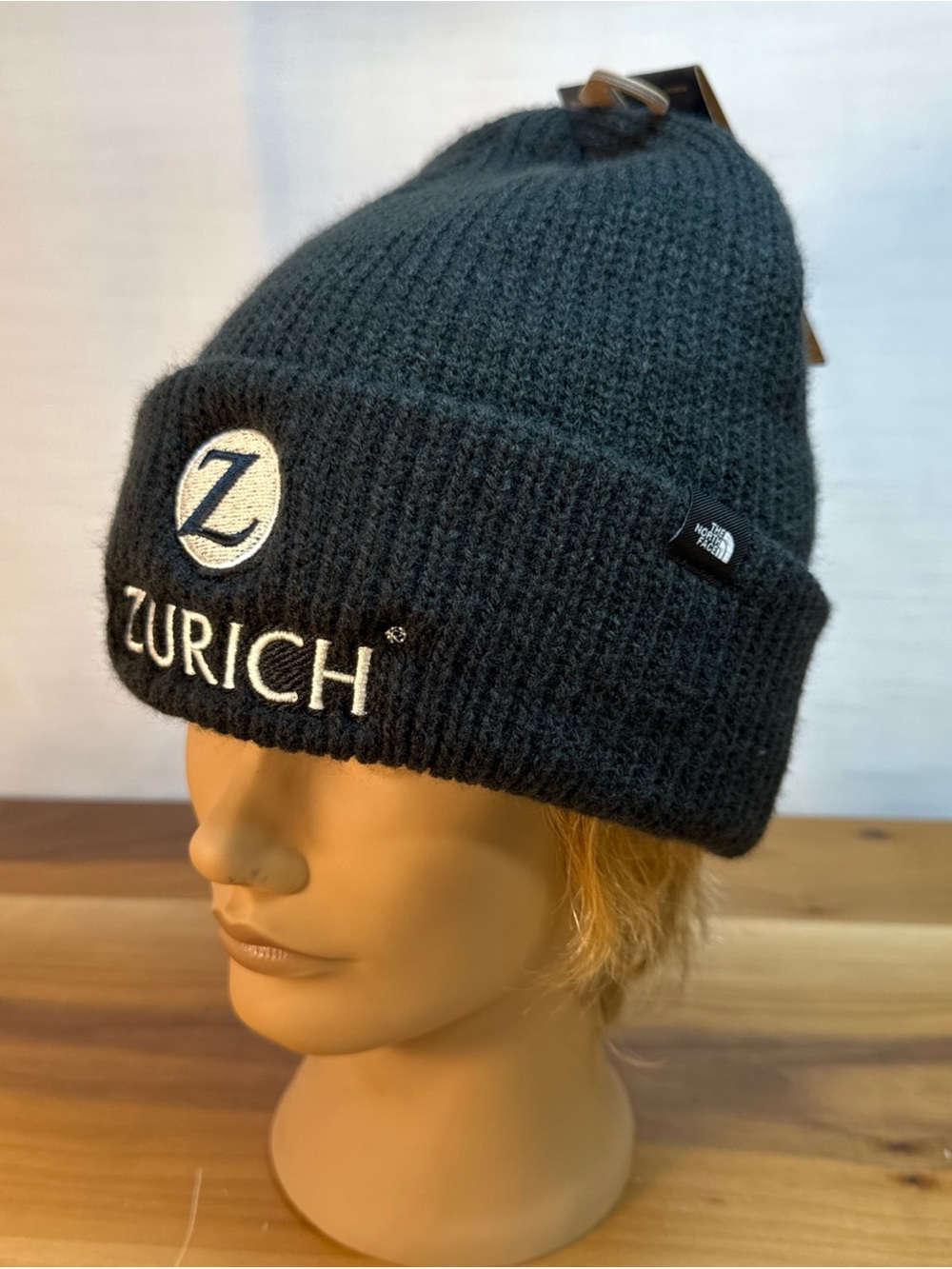 NWT North Face Ribbed Knit Cuffed Black Beanie Embroidered ZURICH & Z Emblem OS